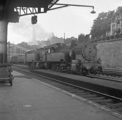 22 juin 1950 : Type 98 N° 98.040 et Type 99 N° 99.011 à Liège